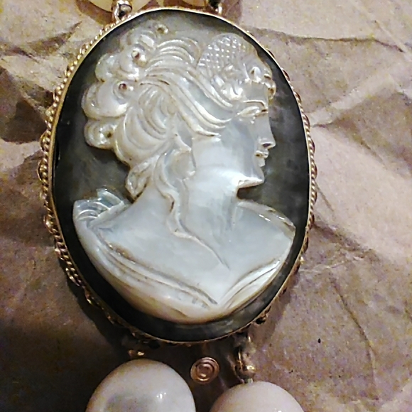 Cameo Pendant Necklace Vintage Mother of Pearl Polished Bead Double strand - Picture 2 of 14